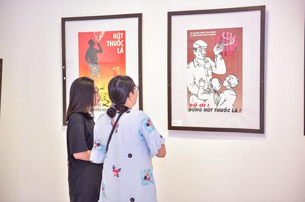 Triển lãm trưng bày 100 tranh cổ động ‘Cuộc sống không khói thuốc’-4