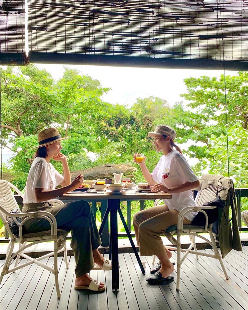 Tăng Thanh Hà cùng chồng đại gia lên rừng xuống biển ủng hộ bạn thân làm phim-8