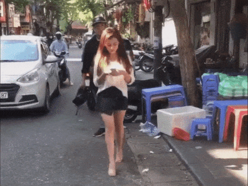 Clip: Cụ ông lao vào ô tô còn thách thức Tao đâm vào mày đấy, làm gì được tao?-1