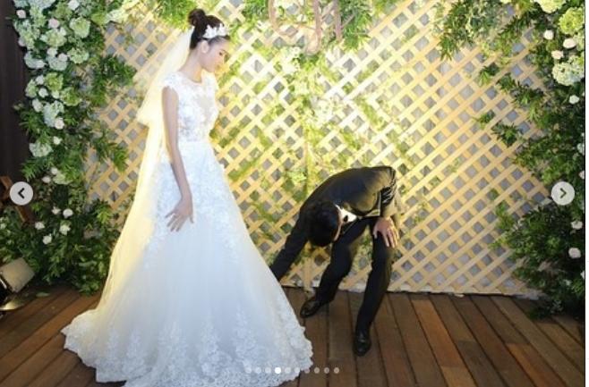 Kỳ Hân - Mạc Hồng Quân kỷ niệm 3 năm ngày cưới: Chàng nguyện lòng đeo tạ, nàng bồi hồi thời khắc bão giông-2