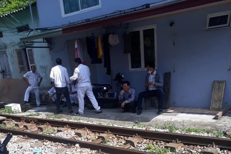 Người đàn bà điên chết bốc mùi trong ngôi nhà Hải Phòng có người sống-3