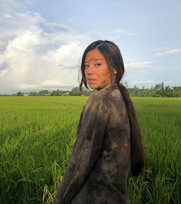 Sao Việt ngâm bùn, tắm sông thối khi đóng phim-1