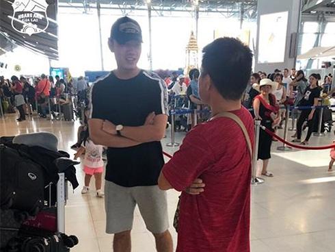 Cần gì xinh đẹp, cô gái này vẫn chiếm spotlight khi hết chụp ảnh chung lại dành lời mật ngọt cho Xuân Trường-5