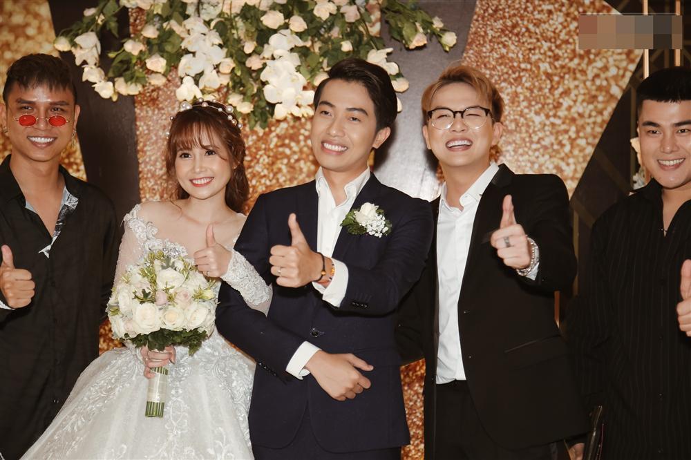 Song Hye Kyo lột xác sắc sảo hậu ly hôn - Lê Giang mặt sưng vù khác lạ vì nghiện phẫu thuật thẩm mỹ-3