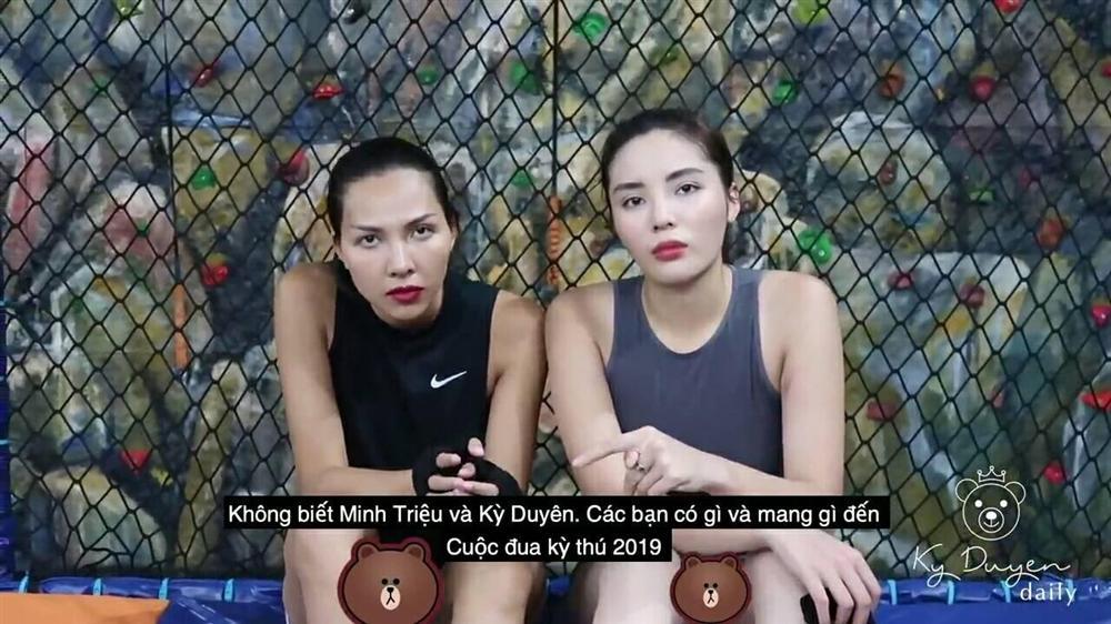 Ảnh nude chưa kịp nguội, Kỳ Duyên lại lộ khoảnh khắc liên tiếp ôm ấp Minh Triệu trong hồ bơi-8