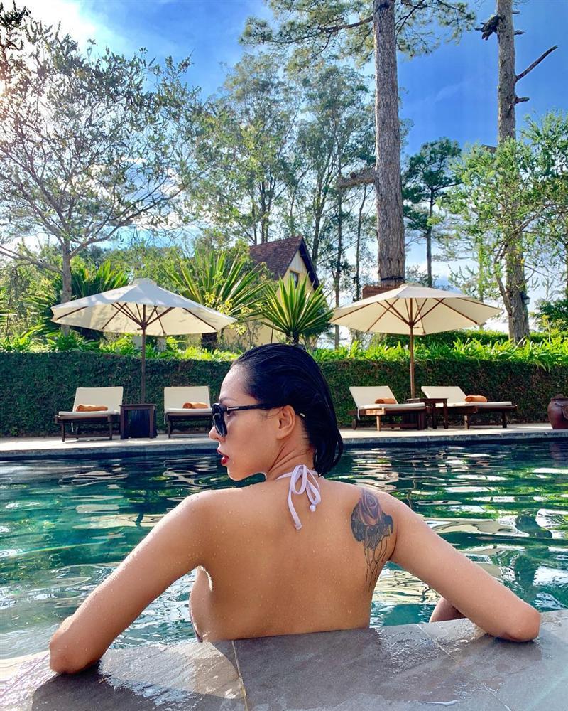 Tiếp bước người tình tin đồn Kỳ Duyên, đến lượt Minh Triệu gây tranh cãi khi lấy táo hờ hững che ngực trần-8