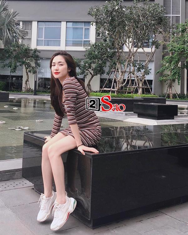 Hòa Minzy bị chiếc quần ống rộng phản chủ, dìm hàng bản thân thê thảm-8