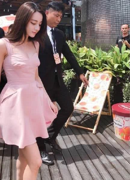 Ảnh chụp camera thường của Địch Lệ Nhiệt Ba - Lưu Diệc Phi - Triệu Lệ Dĩnh chứng minh đẳng cấp nhan sắc là có thật!-3