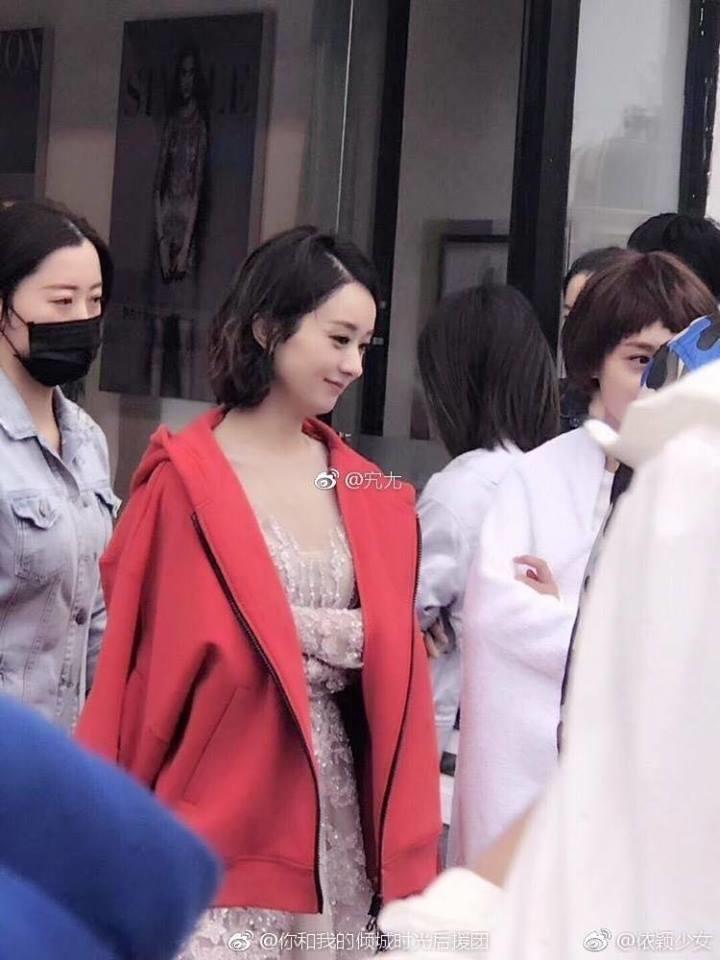 Ảnh chụp camera thường của Địch Lệ Nhiệt Ba - Lưu Diệc Phi - Triệu Lệ Dĩnh chứng minh đẳng cấp nhan sắc là có thật!-10