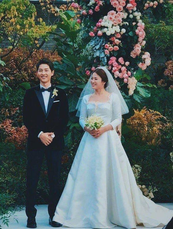 Người thân chia sẻ chi tiết về vụ ly hôn giữa Song Joong Ki và Song Hye Kyo-1