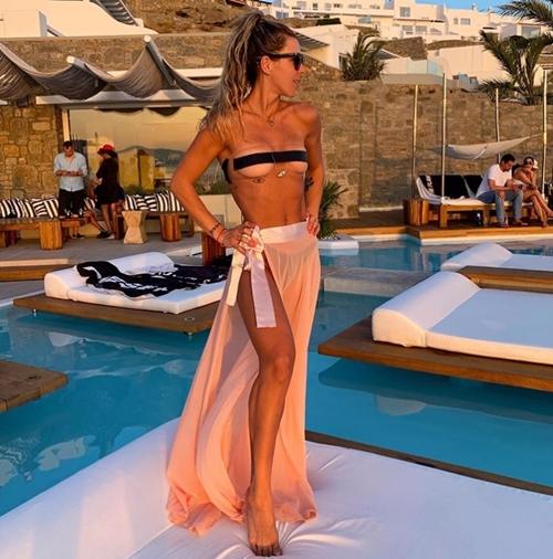 Hết quần dây tàng hình, dân tình lại choáng với áo bikini tàng hình-4