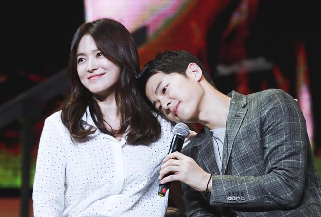 Dù trời sinh nét phu thê tướng số, Song Joong Ki - Song Hye Kyo vẫn tan đàn xẻ nghé vì trót phạm TAM HỢP-2