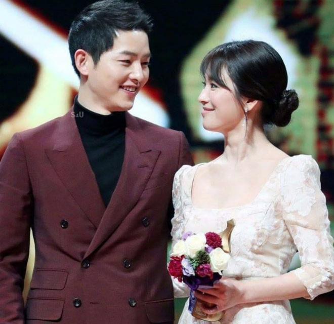 Dù trời sinh nét phu thê tướng số, Song Joong Ki - Song Hye Kyo vẫn tan đàn xẻ nghé vì trót phạm TAM HỢP-6