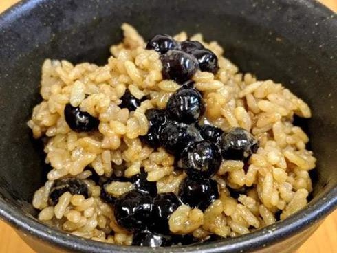 Sốt 'cơm trân châu', món ăn 'mới nổi' khiến dân tình khiếp vía hay thèm khát?