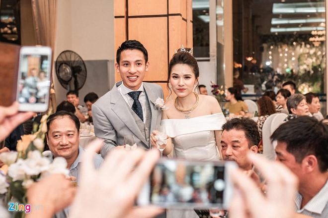 Dũng Chíp, Dũng Tư đã có vợ, fan trêu hỏi khi nào tới Dũng thủ môn-1