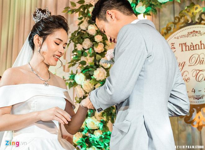 Dũng Chíp, Dũng Tư đã có vợ, fan trêu hỏi khi nào tới Dũng thủ môn-2