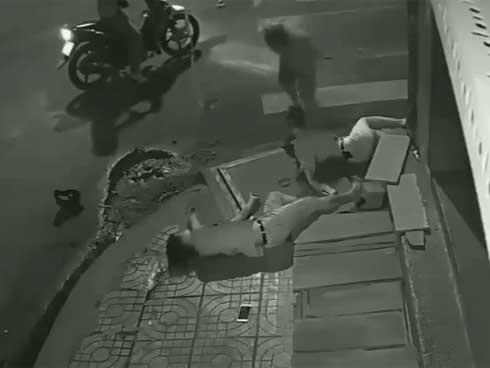 Vinasun lên tiếng vụ cô gái nằm bất động, tài xế xuống nhìn rồi bỏ đi