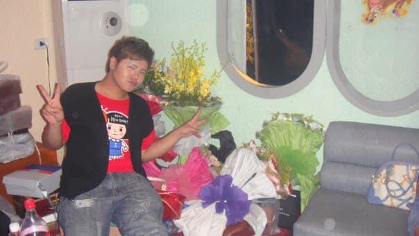 10 năm rời showbiz, MC Vui cùng Hugo Đức Anh gây xôn xao với vòng eo con kiến trong bộ dạng không tấm vải che thân-4