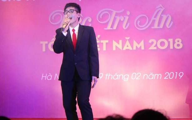 10 năm rời showbiz, MC Vui cùng Hugo Đức Anh gây xôn xao với vòng eo con kiến trong bộ dạng không tấm vải che thân-5