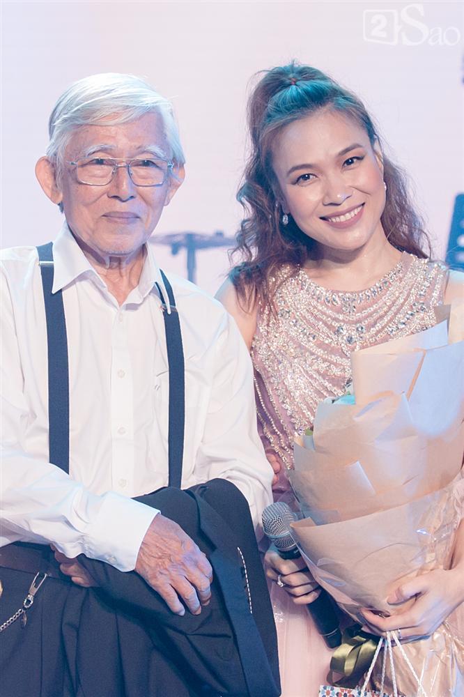 Từng khóc ngất trong đám tang người đàn ông này, Mỹ Tâm nói: Nếu quên không được, em cứ nhớ cho anh biết-8