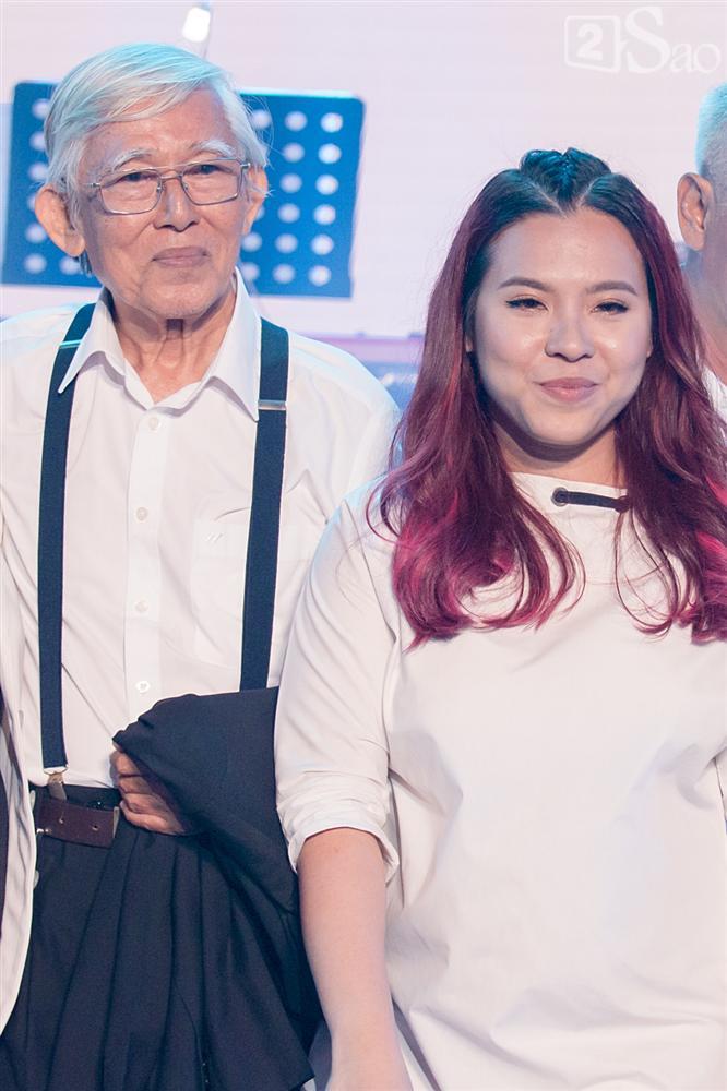 Từng khóc ngất trong đám tang người đàn ông này, Mỹ Tâm nói: Nếu quên không được, em cứ nhớ cho anh biết-9