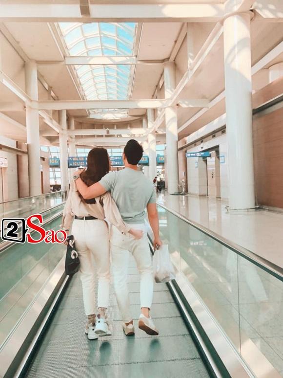 Vừa kỷ niệm 2 năm yêu nhau, Hồ Ngọc Hà đã để lộ ảnh vô tư sàm sỡ vòng 3 của Kim Lý-2