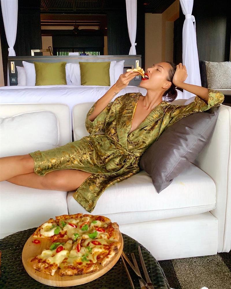 Giữa ồn ào Song - Song ly hôn, Phạm Hương hoang mang: Có hay không tình yêu vĩnh cửu?-3