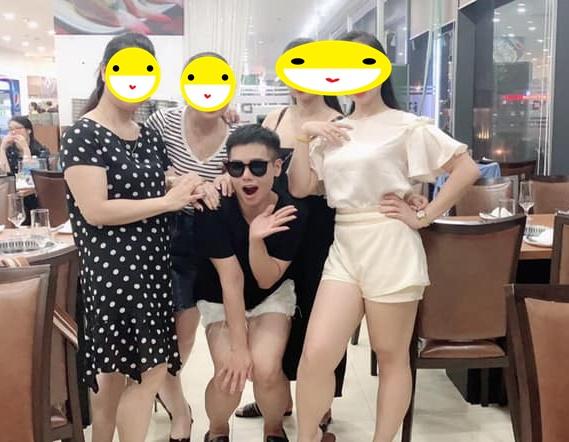 Ngoài bức ảnh nude nóng rẫy, MC Đức Anh Hugo còn gây sốc với loạt cử chỉ yểu điệu thục nữ khiến ai nhìn cũng hoang mang-12