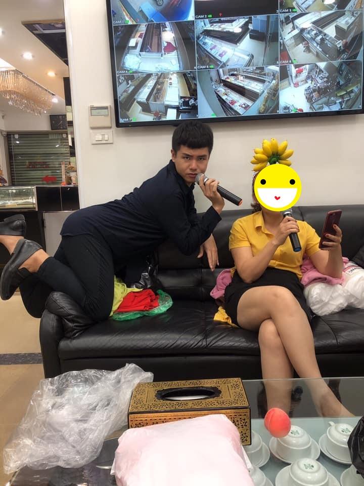 Ngoài bức ảnh nude nóng rẫy, MC Đức Anh Hugo còn gây sốc với loạt cử chỉ yểu điệu thục nữ khiến ai nhìn cũng hoang mang-14