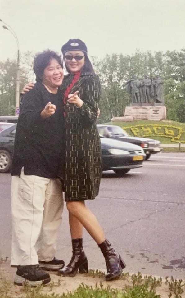 Ảnh hiếm 15 năm trước của hoa hậu Nguyễn Thị Huyền: Ngủ gục sau đêm đăng quang mà vẫn xứng danh quốc sắc-4