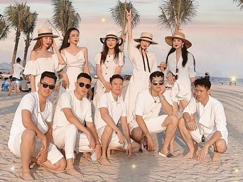 Dân tình bấn loạn trước hội bạn thân toàn trai xinh gái đẹp của em họ Hương Tràm