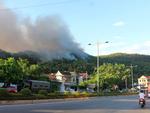 Cháy rừng ở Hà Tĩnh bùng phát trở lại uy hiếp trạm xăng