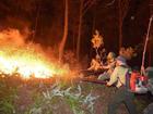 Cháy rừng thông, hơn 1000 người dập lửa : Bất ngờ tạm giữ một nghi can