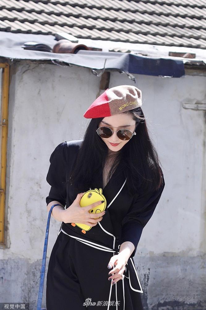 Phạm Băng Băng xuất hiện với vòng eo thon đập tan tin đồn chia tay Lý Thần vì mang bầu với quan chức cấp cao-2