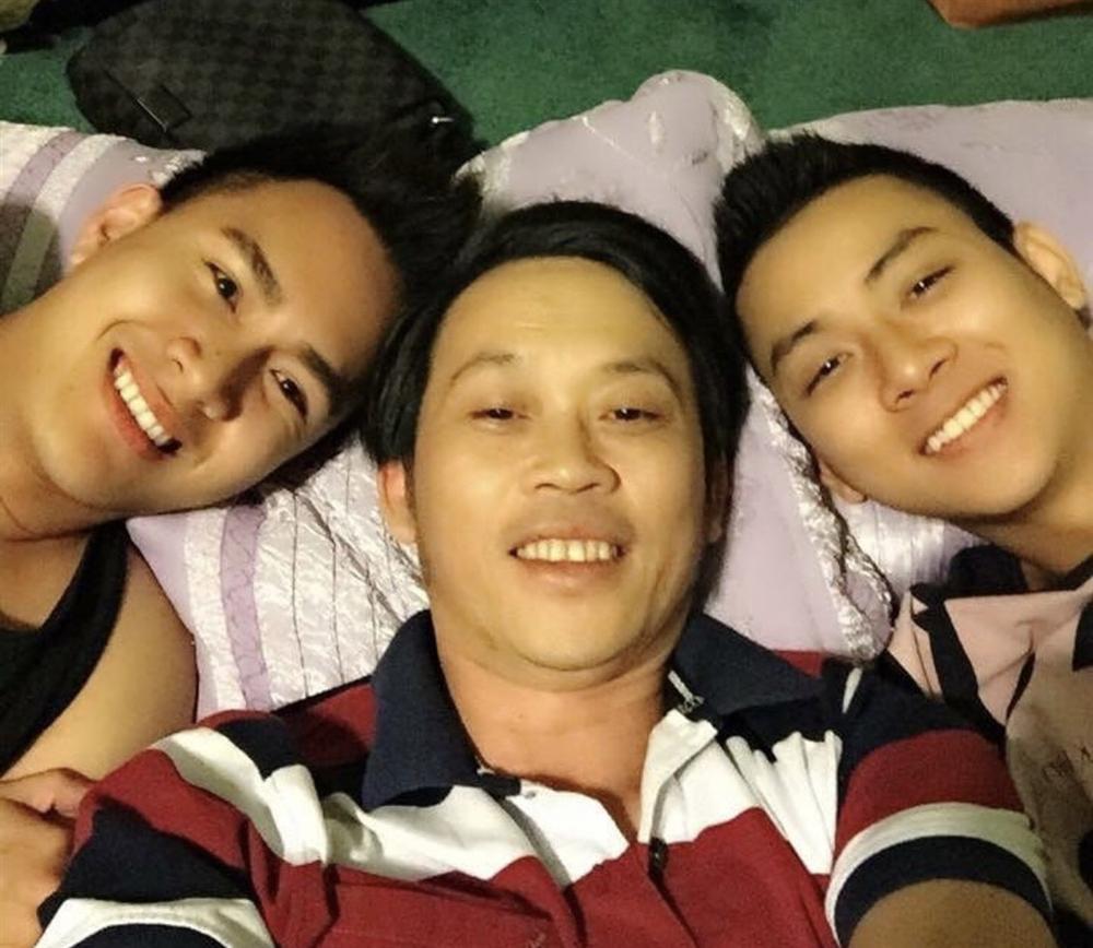 Vì sao con nuôi bị Hoài Linh từ mặt bất ngờ tái xuất sau tuyên bố nghỉ hát 2 năm?-5