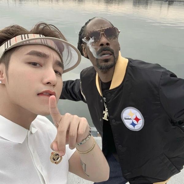 Sơn Tùng ‘nhá hàng’ ảnh chụp cùng rapper Snoop Dogg, nhắc fan hãy chuẩn bị chờ đón siêu phẩm trở lại-1