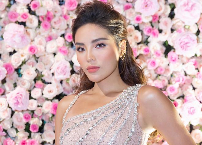 Sau ảnh bán nude, Kỳ Duyên tỉnh bơ trả lời khi được hỏi vì sao đẹp: Vốn dĩ mẹ em sinh ra em đã đẹp sẵn-2