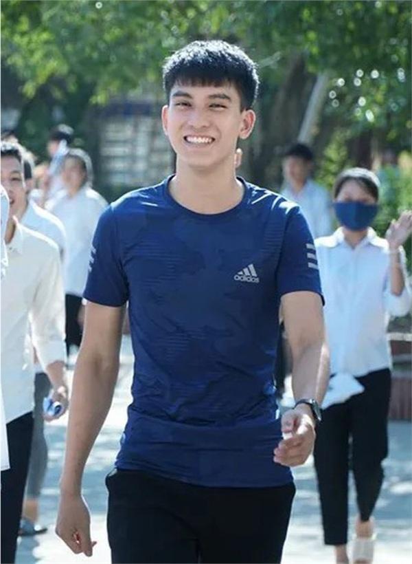 Hai nam sinh nổi như cồn sau kỳ thi THPT quốc gia 2019-4