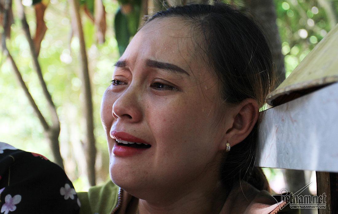 Người thân khóc ngất gọi tên chồng, con vụ chìm tàu ở Bạch Long Vĩ-4