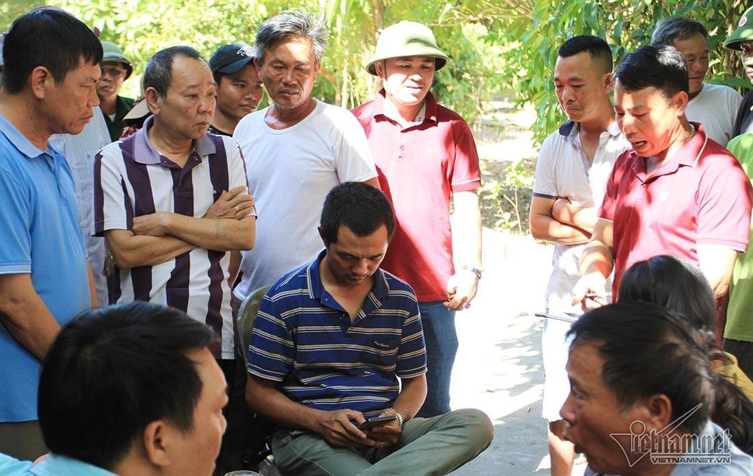 Người thân khóc ngất gọi tên chồng, con vụ chìm tàu ở Bạch Long Vĩ-5