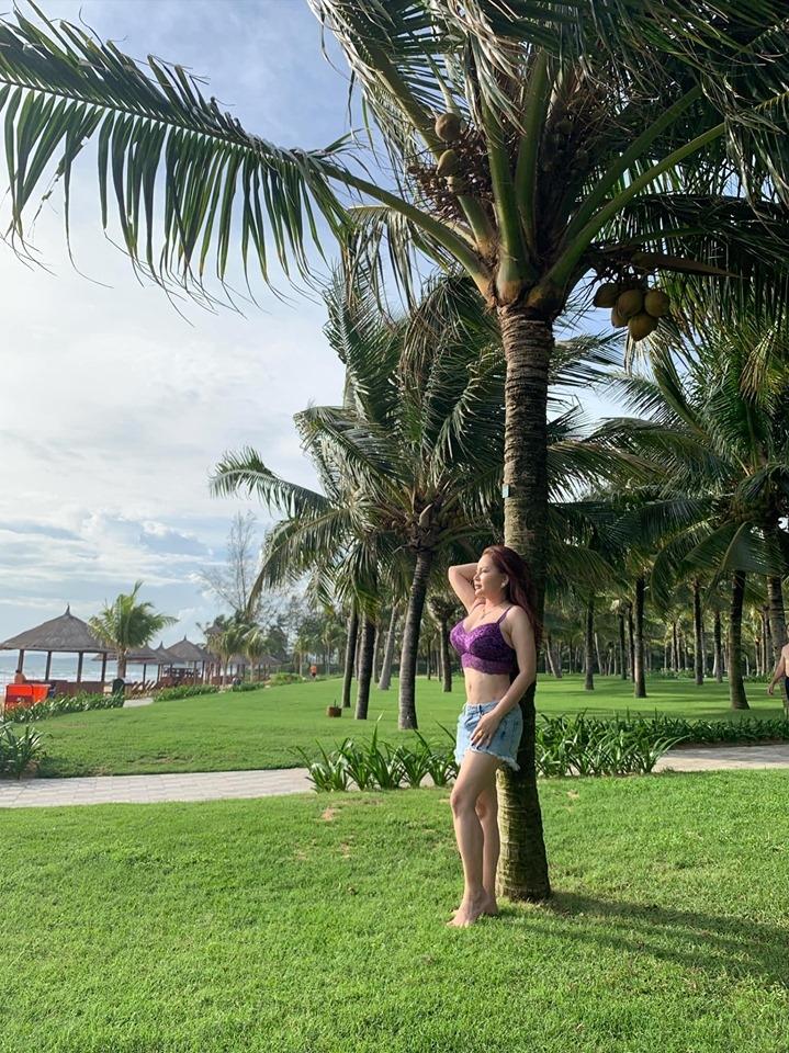 Sao Việt thi nhau mắt chữ O - mồm chữ A khi chứng kiến Lê Giang khoe ngực ngồn ngộn ở tuổi U50-4