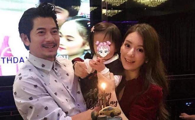 Quách Phú Thành thuê du thuyền sang nghỉ dưỡng bên vợ trẻ-2