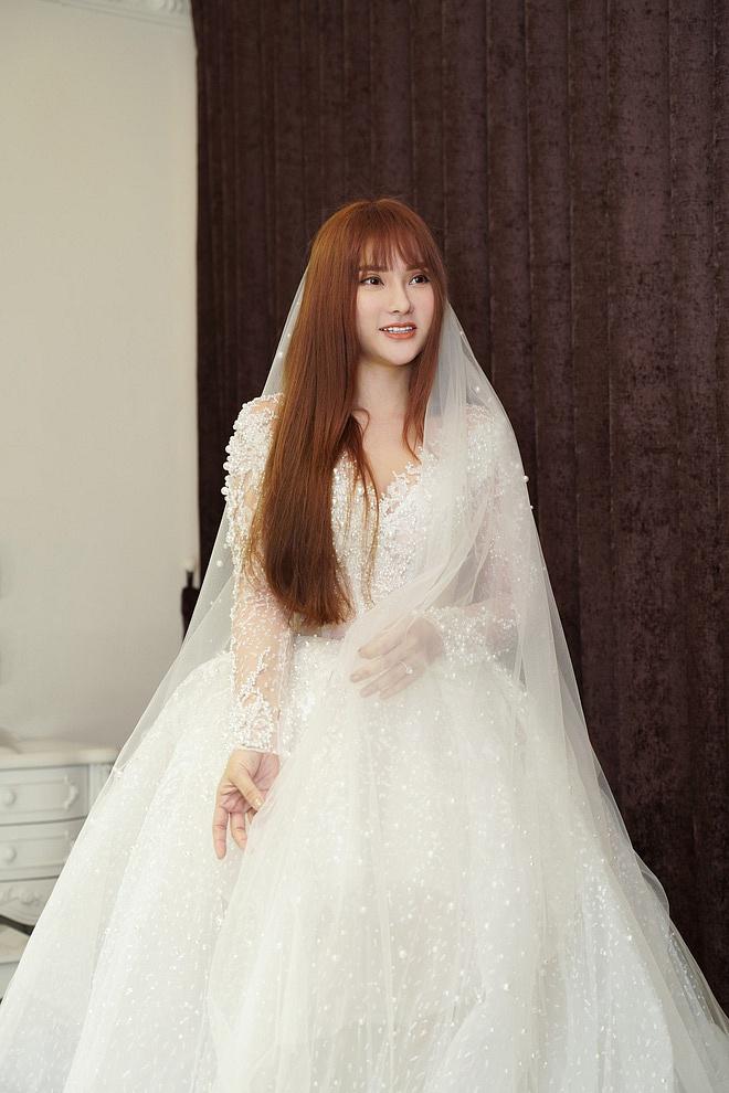 Bị đồn bác sĩ bắt lấy chồng, Thu Thủy chọn váy cưới che bụng, cưới gấp trong tháng 7 này?-2