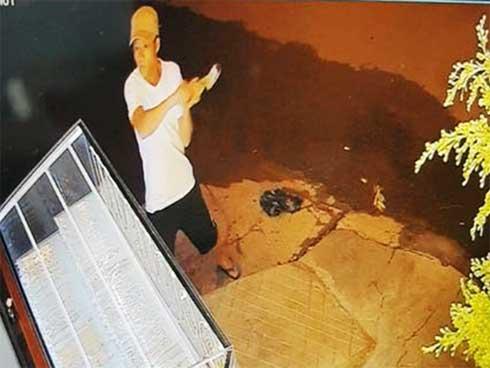 Mẹ chồng bị con dâu khóa tay, đánh tím mặt, không há được mồm chỉ vì... cái bô-7