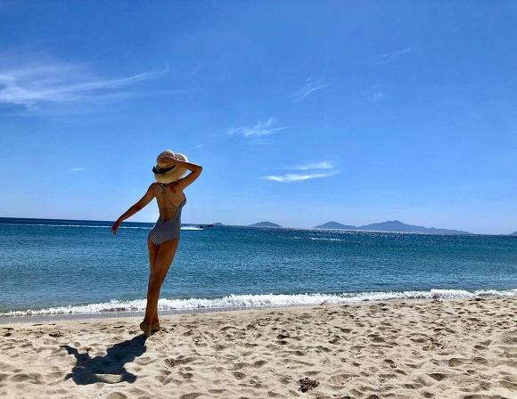 Thu Quỳnh diện bikini nhưng chỉ khoe body từ phía sau-1