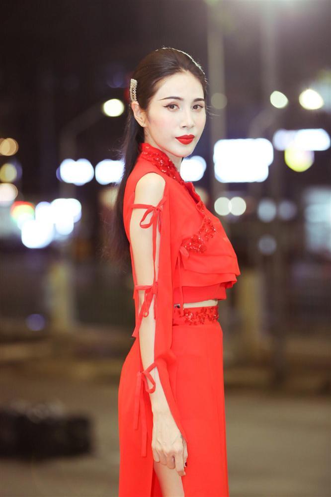 Thủy Tiên chỉ trích người khác là giả dối nhưng bị fan phán ngược lại là yêu quái vì lý do này-3