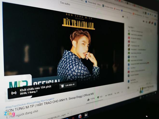 Fan Sơn Tùng chờ đợi để cày view cho thần tượng-1