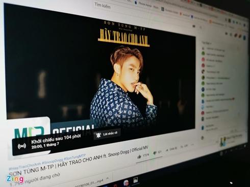 Fan Sơn Tùng chờ đợi để 'cày view' cho thần tượng