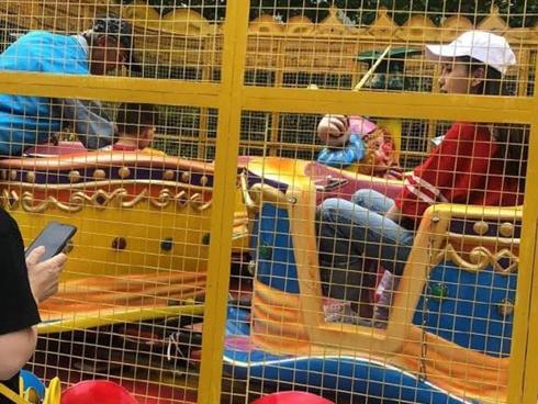 Angelababy đưa con trai đi chơi giữa ồn ào ly hôn Huỳnh Hiểu Minh