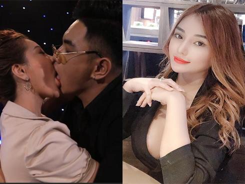 Diện trang phục ngắn cũn cỡn hôn bất chấp giữa quán ăn nhưng bất ngờ nhất vẫn là danh tính của 2 gái xinh-5